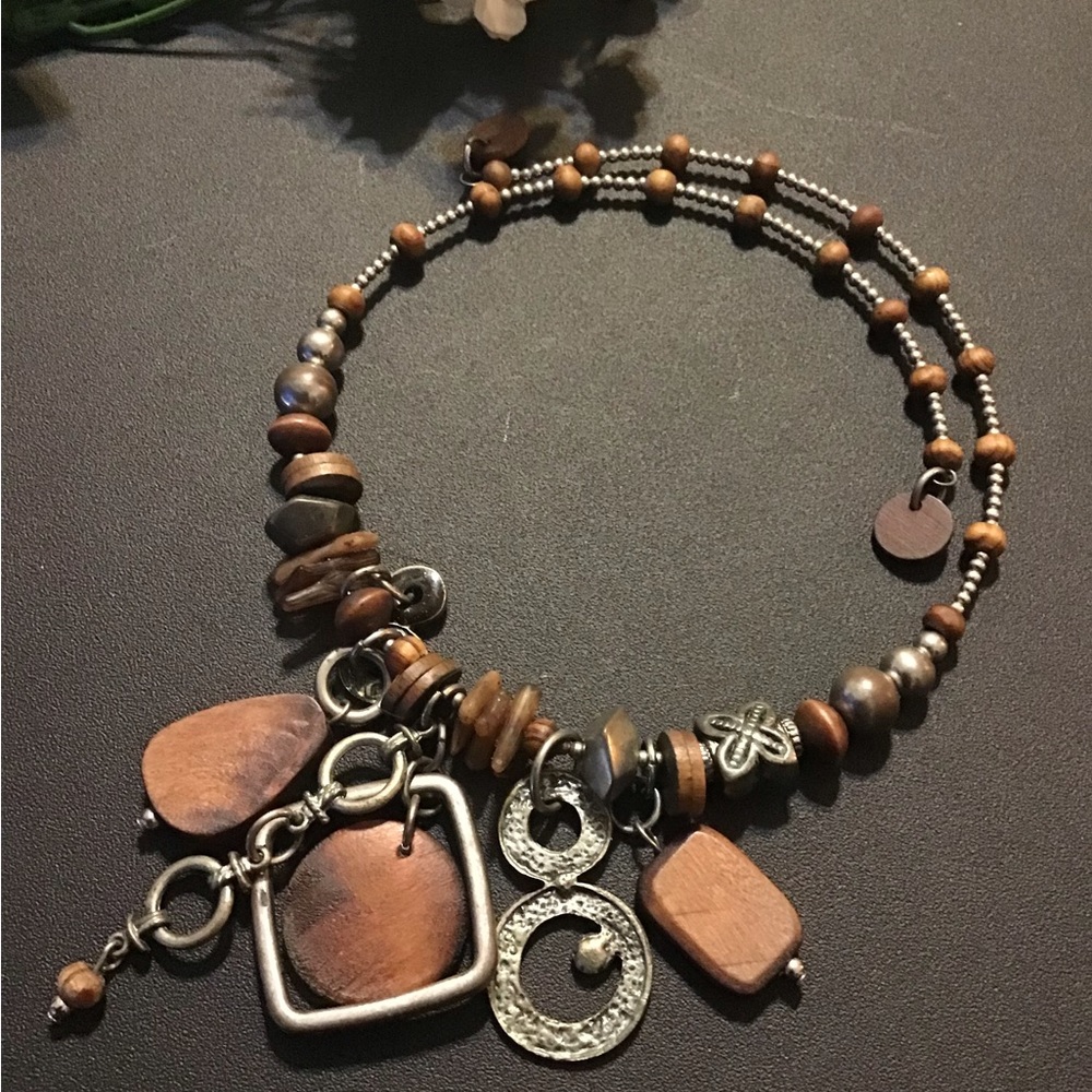 SOLD SOLD SOLD 🤎🤎Antique wrap around dangling charm choker (Necklace) 🤎🤎 - Picture 1 of 4